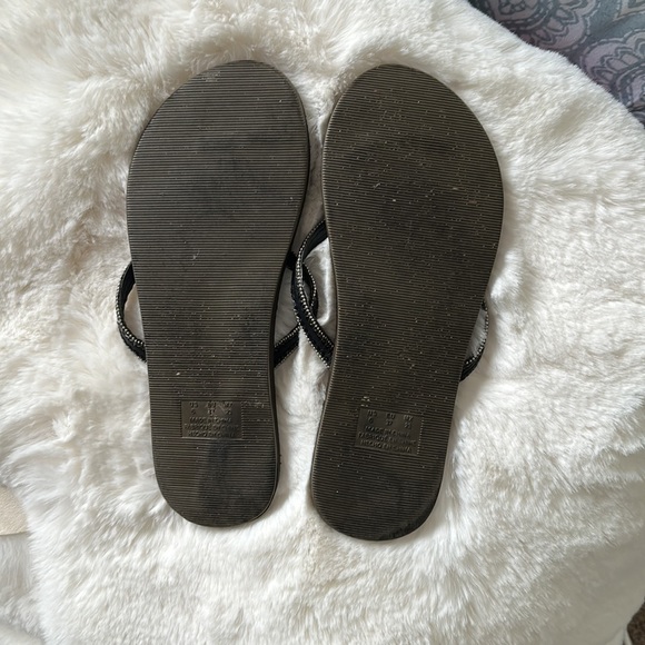 AEO Sandals - Picture 2 of 3